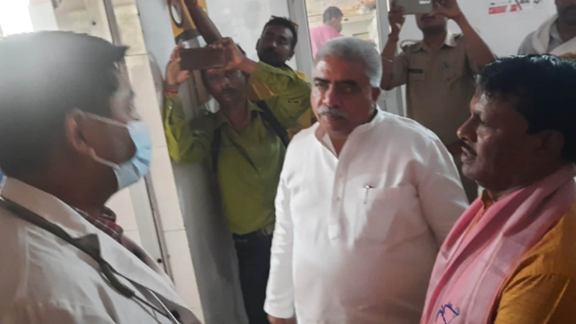 Uttar Pradesh : The sword of arrest hangs on Minister Rakesh Sachan and Sanjay Nishad, know what is the matter