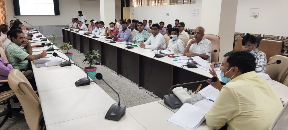 kaaryo mein laaparavaahee milane par vibhaagaadhyakshon ke khilaaph hogee kaarravaee