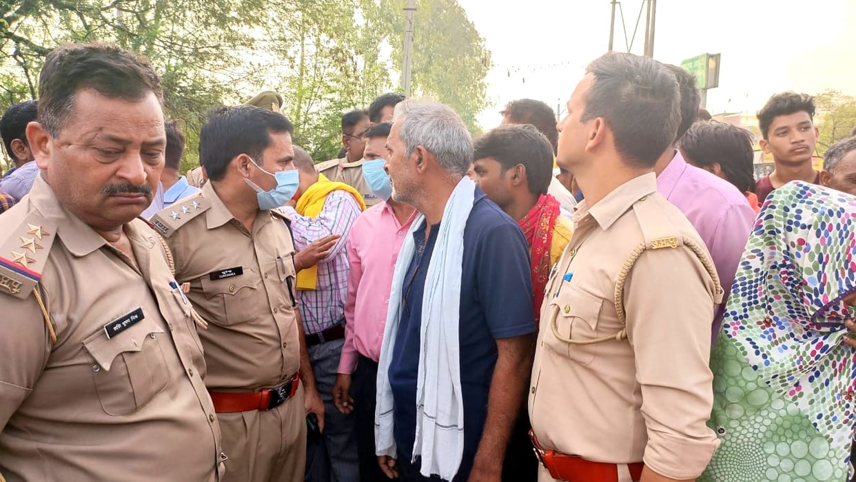 Student going to coaching in Auraiya was crushed to death by a tanker