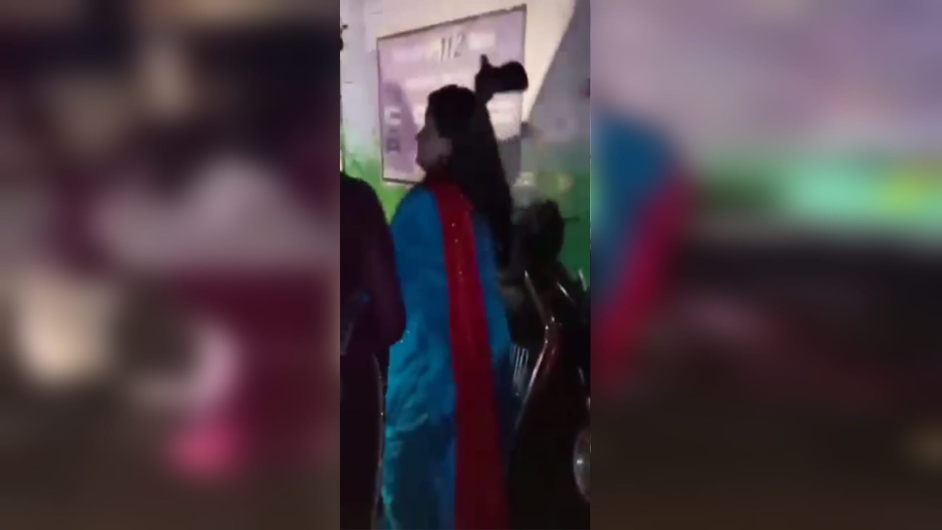 Meerut News: A muslim woman has beaten up policemen on road see photos