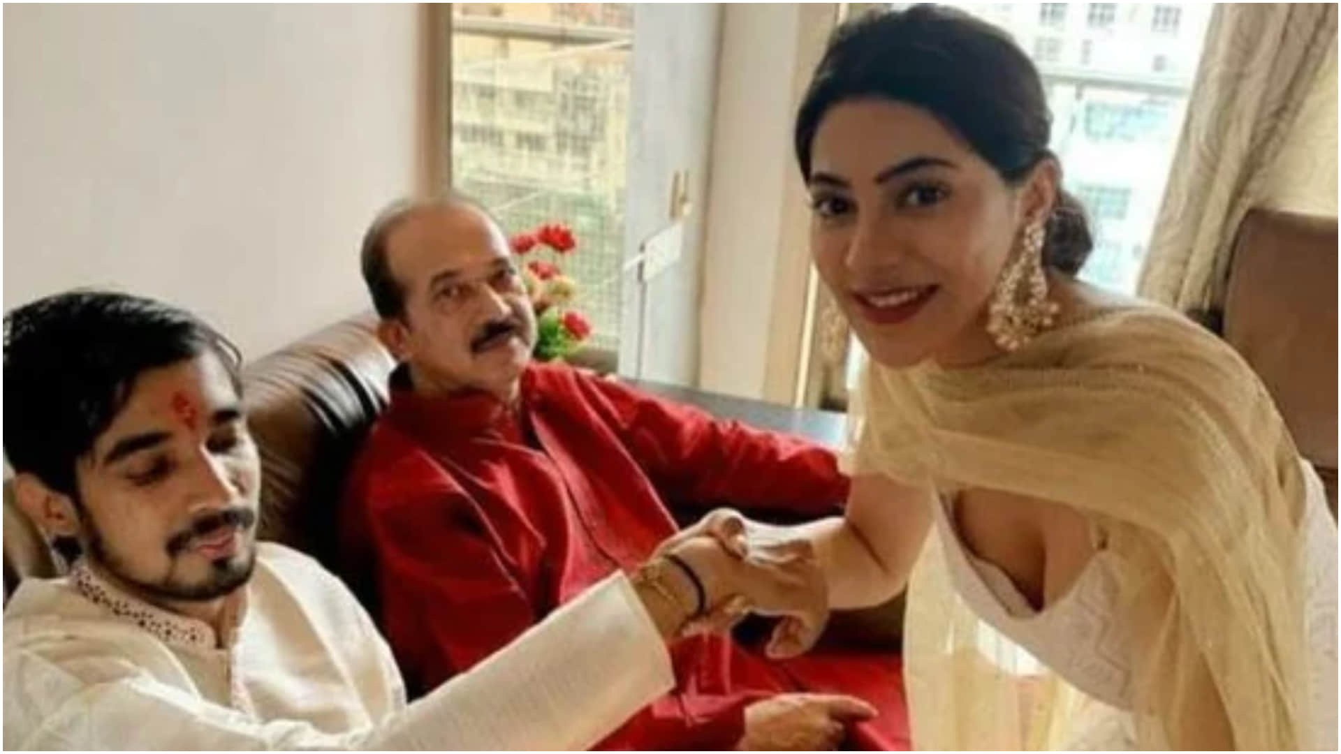 Nikki Tamboli Pens a Heartfelt note on her brother first death anniversary