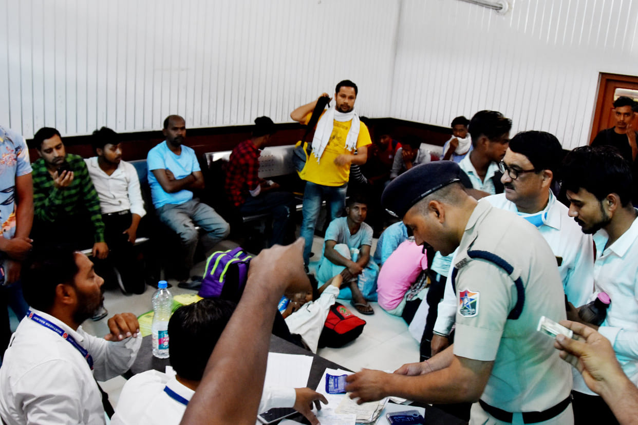 62 passengers without holding tickets in checking at railway station