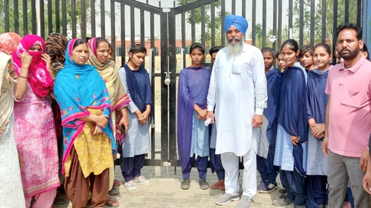 Only one teacher for class 9th to 12th in village Rohad of Jind
