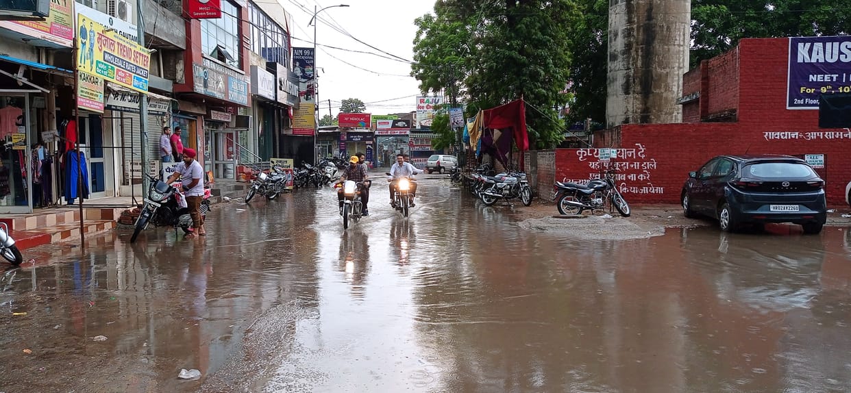 The weather became pleasant due to rain, the heat was gone, Kurukshetra