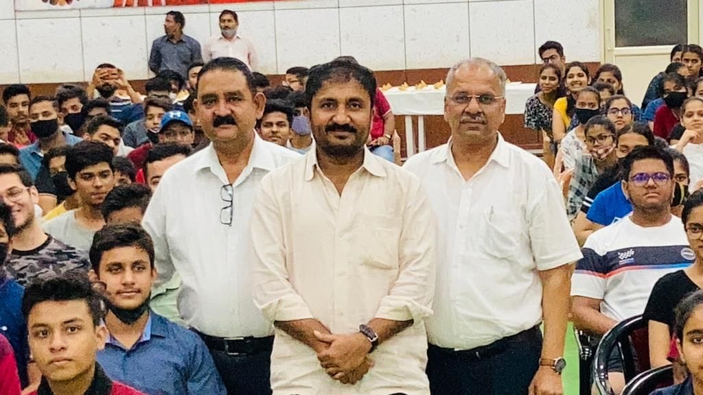 Anand Kumar, the founder of Super Thirty, gave attractive tips to youth through career counseling at Century Paper Mill.