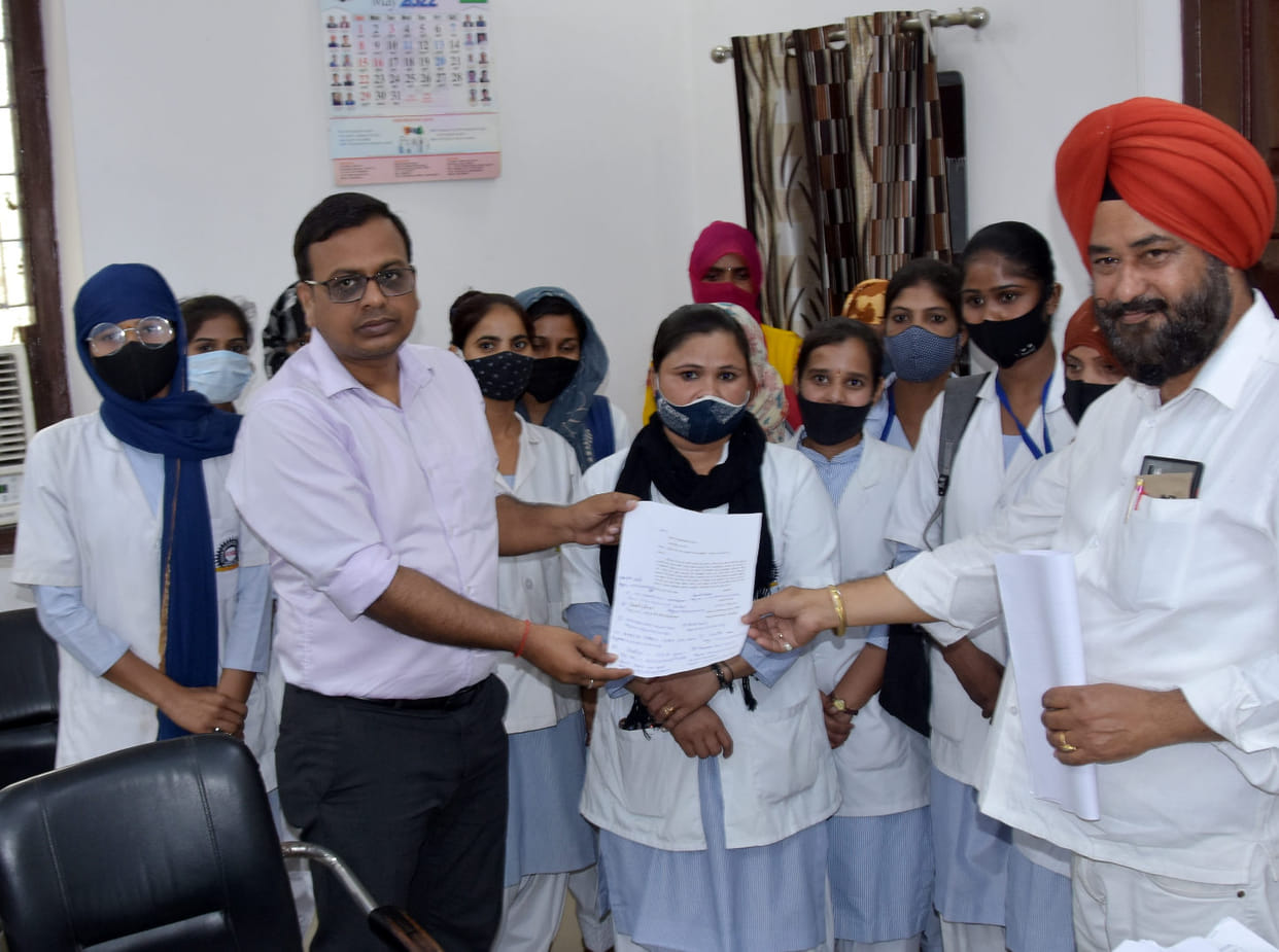 The girls reached the collectorate demanding scholarship