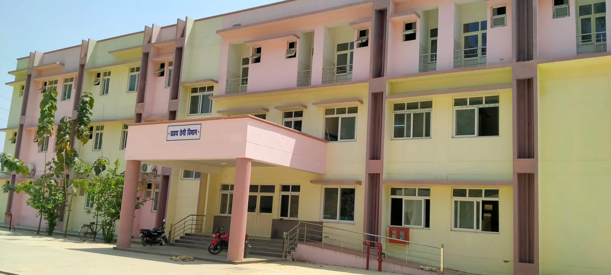 Amar Ujala Abhiyan: Hospital building was built, but doctors were not found