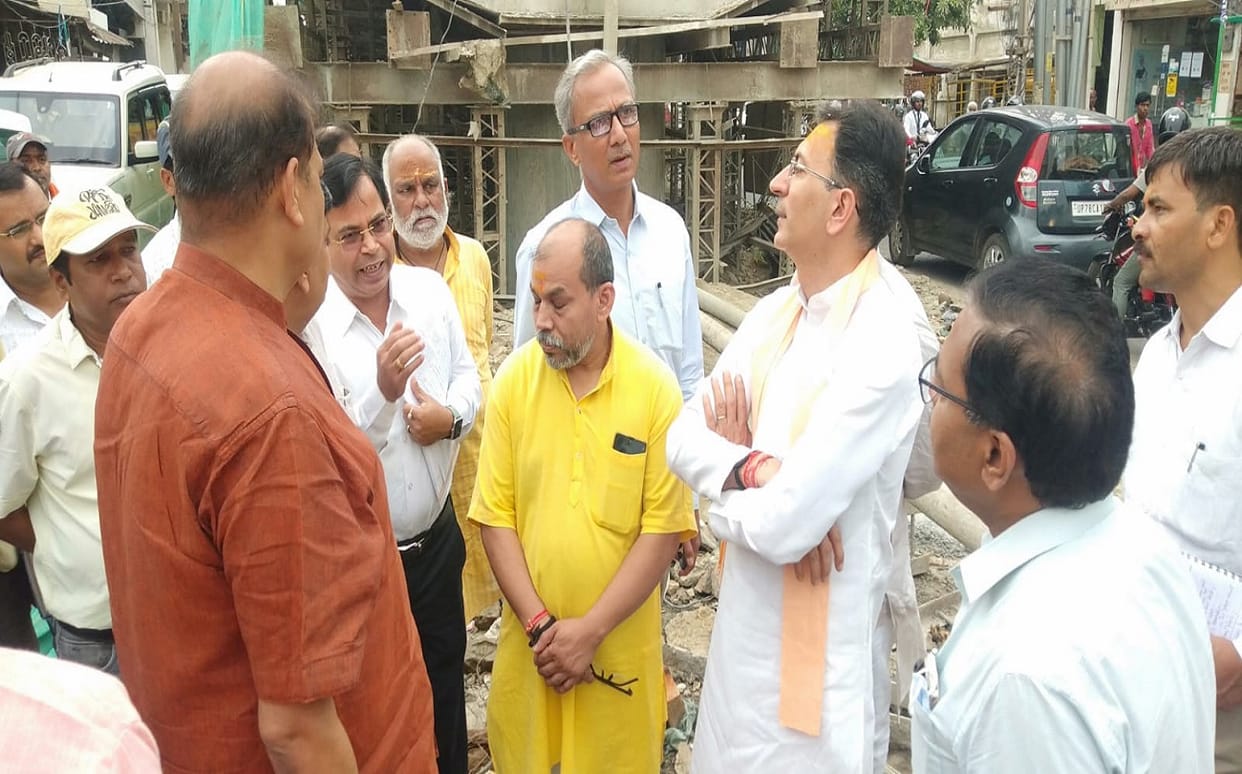 PWD Minister jitin prasad inspects Phulwaria Fourlane in varanasi said work will be completed by December 2022