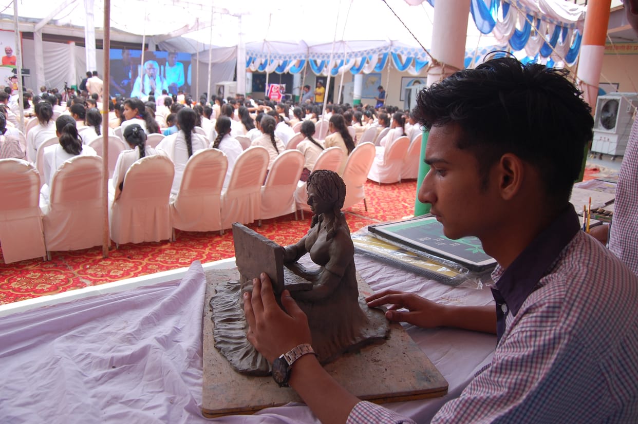Statue driving tablet remains the center of attraction