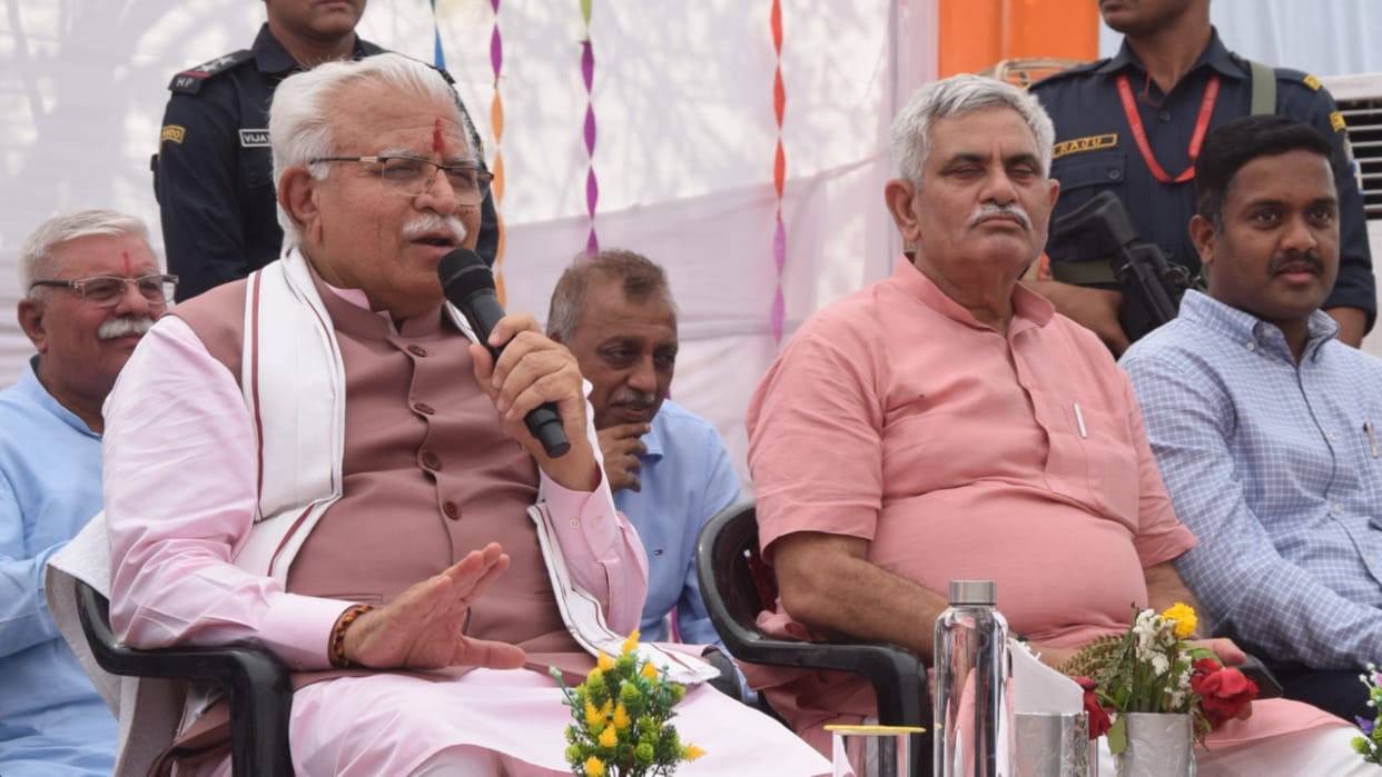 CM Manohar Lal reached village Baniyani in his childhood school