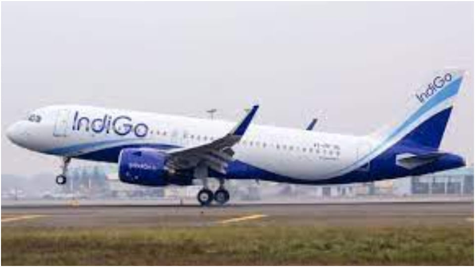emergency landing of indigo flight at jaipur airport