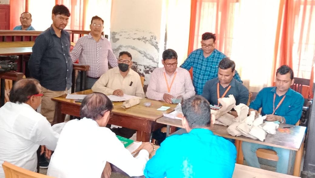 hardoi news,Counting of votes again on the post of Gausganj head