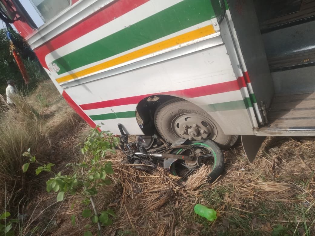 Kanpur Dehat : Farmer died due to roadways bus collision, two companions injured, villagers ransacked