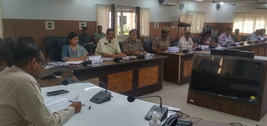 Hathras: Instructions for installing GPS, speed limit devices in school vehicles