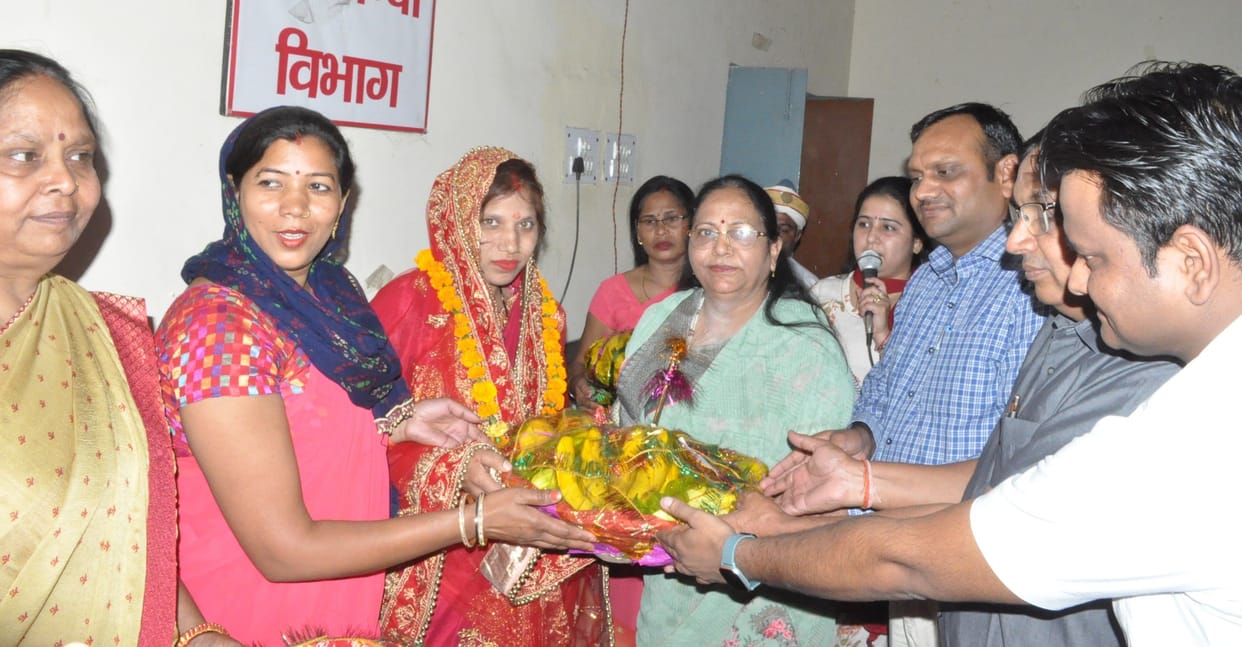 Hathras: Get the benefit of the welfare schemes of the government to the eligible