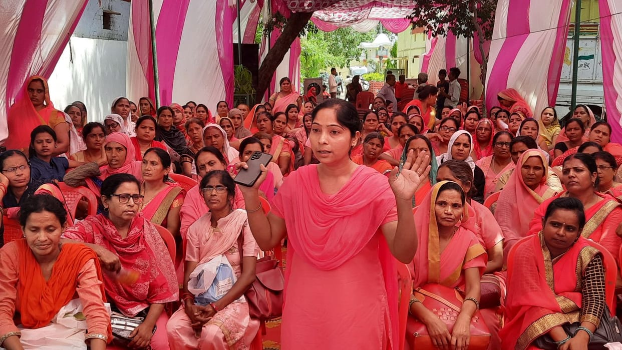 farrukhabad news,traning,bahishkar,aanganbadi karykarta
