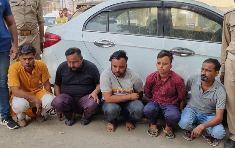 Five vicious people arrested for cheating by changing ATM cards