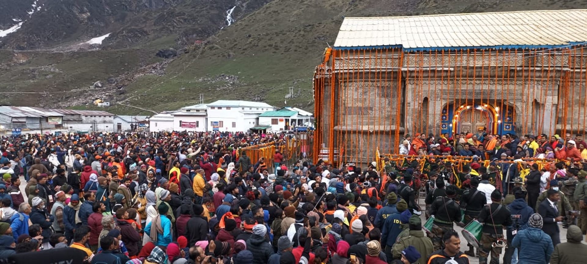 Chardham yatra, passengers Number Counting in Kedarnath Dham,Two artificial intelligence cameras installed in temple complex