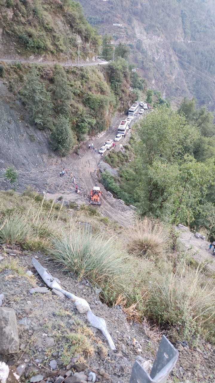 Nakrod-Himgiri road closed due to landslide