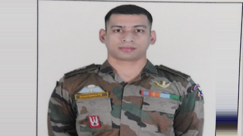jammu kashmir:  Major martyred after falling in the ditch