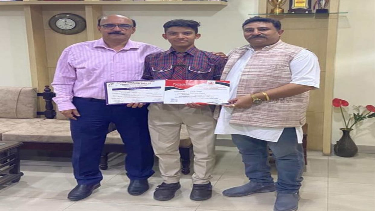 Thakur Gurudev of Una got Third place in Punjab State Road Cycling Competition