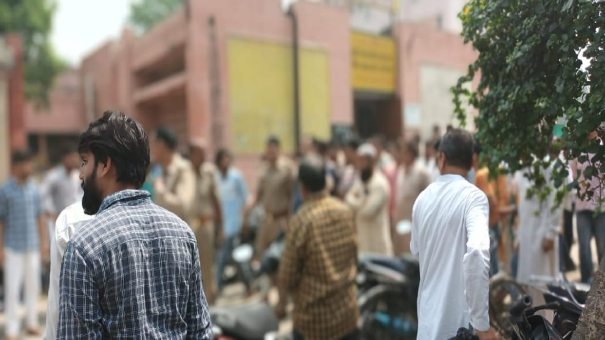 Saharanpur News: two youth has died and one injured in road accident