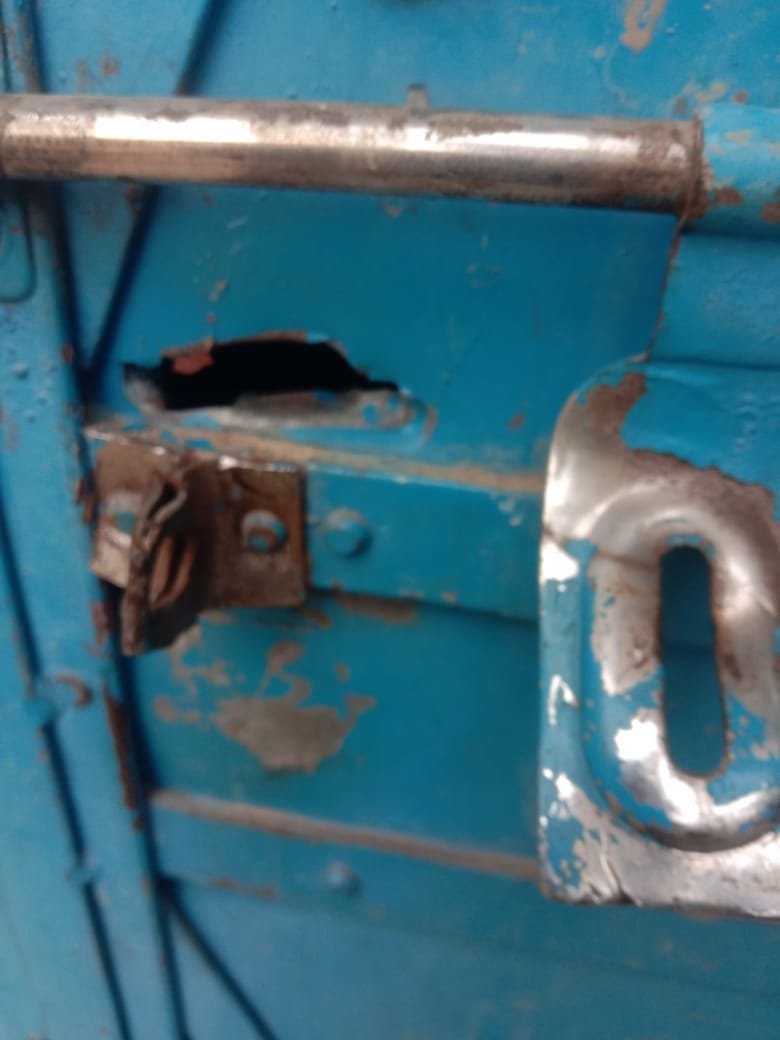 The thieves broke the locks in the house of the former CAO of Jaji