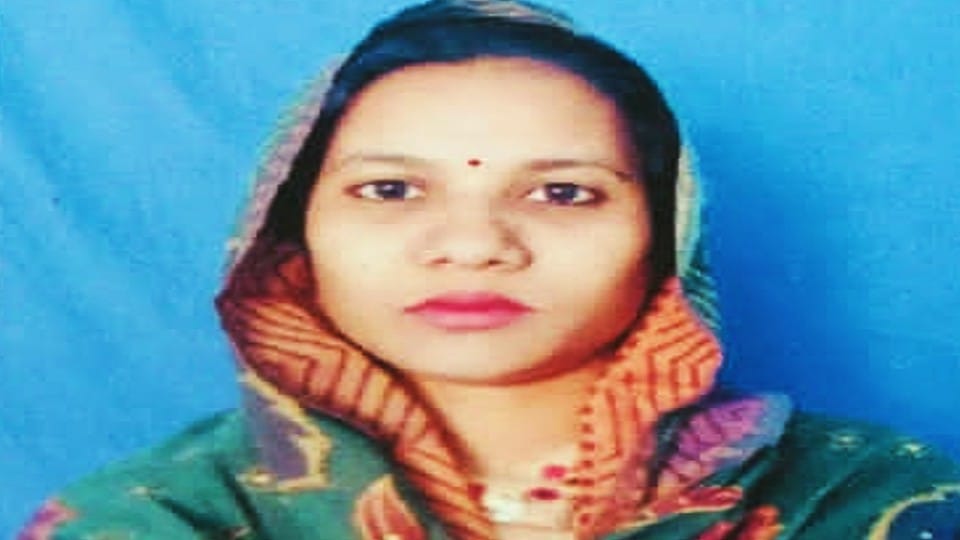 boyfriend killed the woman by ax in mathura