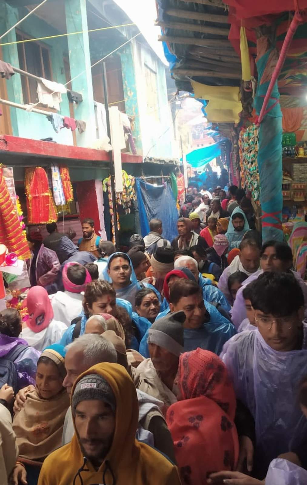 Crowd of pilgrims, jammed at places on Yamunotri walkway