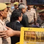 ज्ञानवापी परिसर में दाखिल होती सर्वे टीम