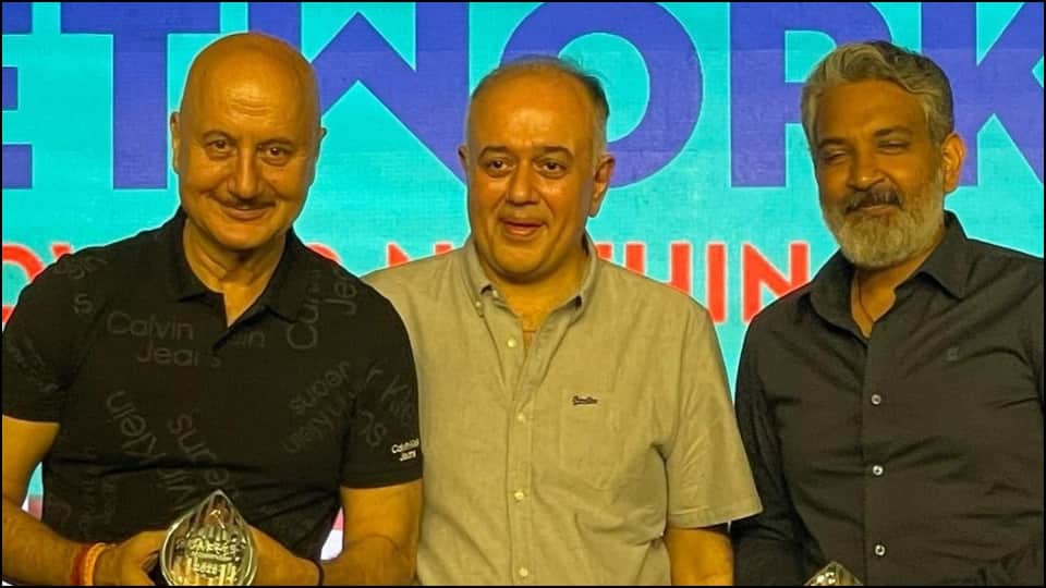 anupam kher shared photos of amazing meeting with director ss rajamouli after success rrr and the kashmir files