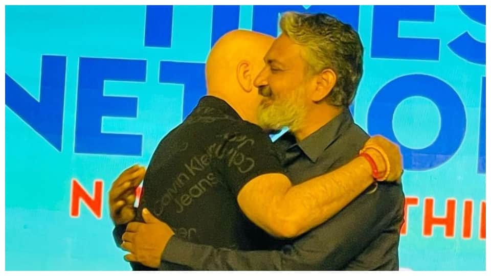 anupam kher shared photos of amazing meeting with director ss rajamouli after success rrr and the kashmir files