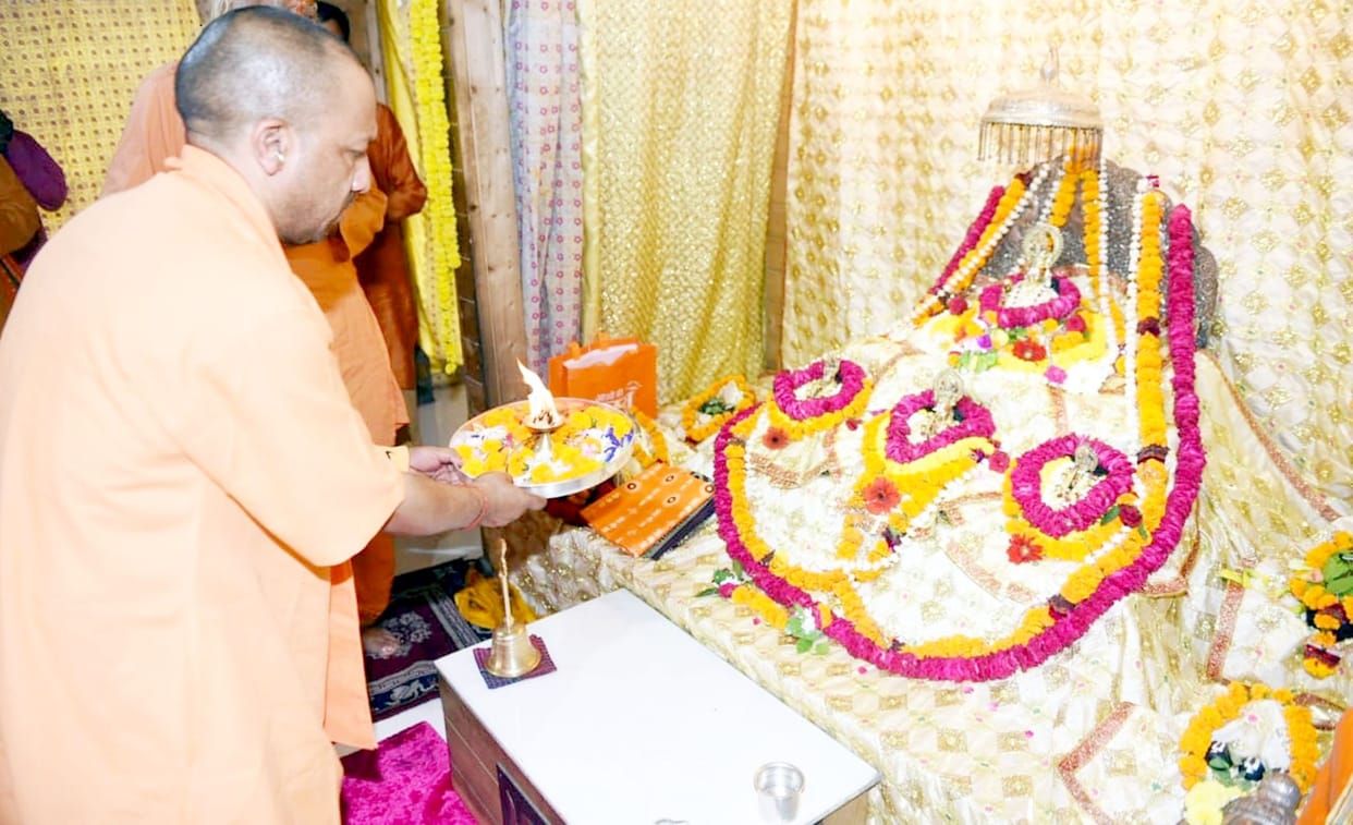 He bowed his head in Hanumangarhi, performed the aarti of Ramlala