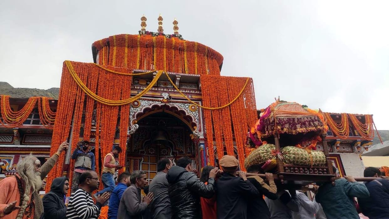 Today the doors of Lord Badrinath temple will open in Brahmamurhat