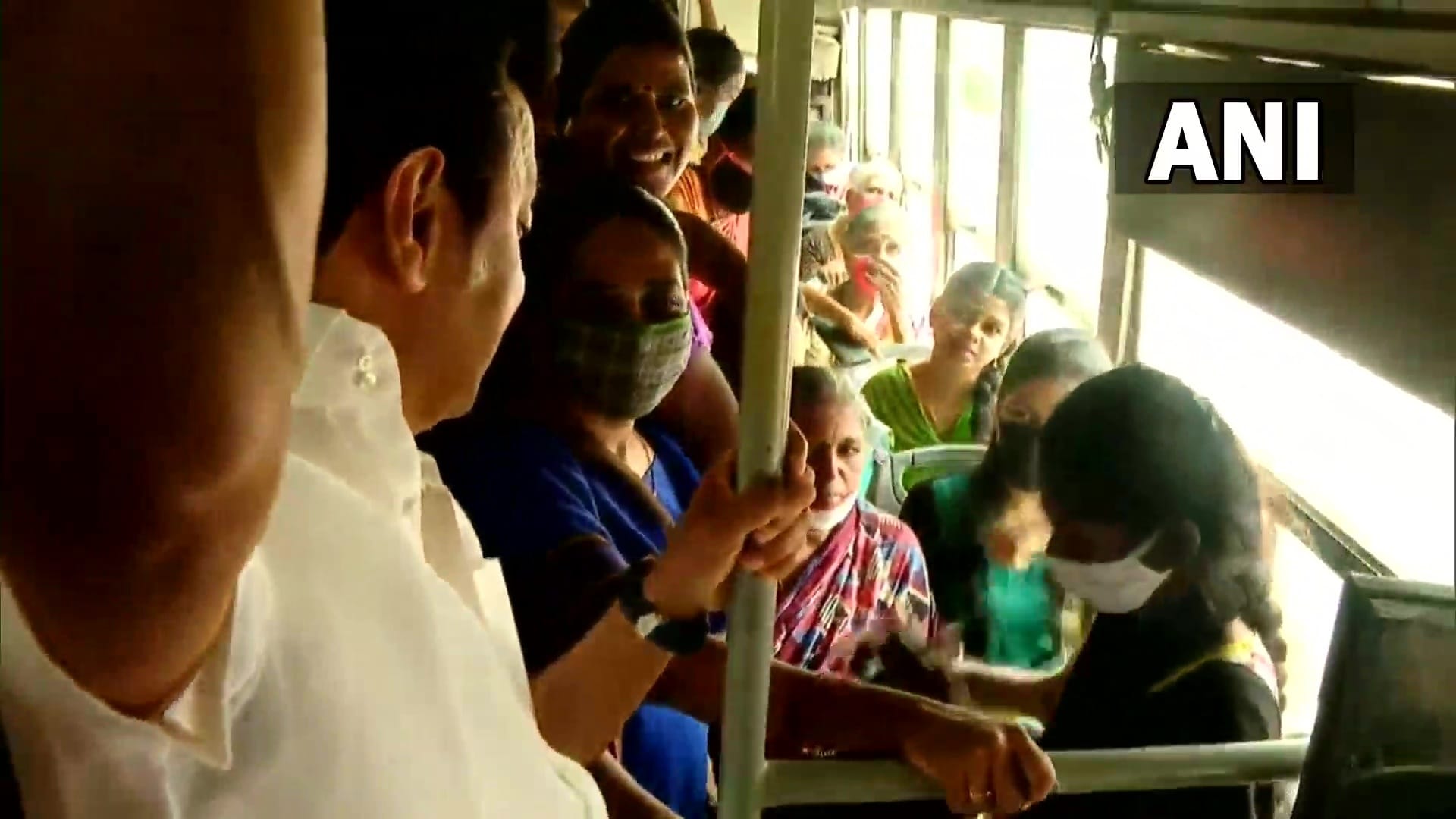 Tamil Nadu : Chief Minister Stalin boarded the bus, peoples opinion about the government after completing one year in power