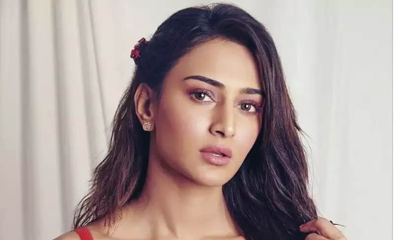 Erica Fernandes birthday today know kasauti zindagi kay 2 actress untold facts
