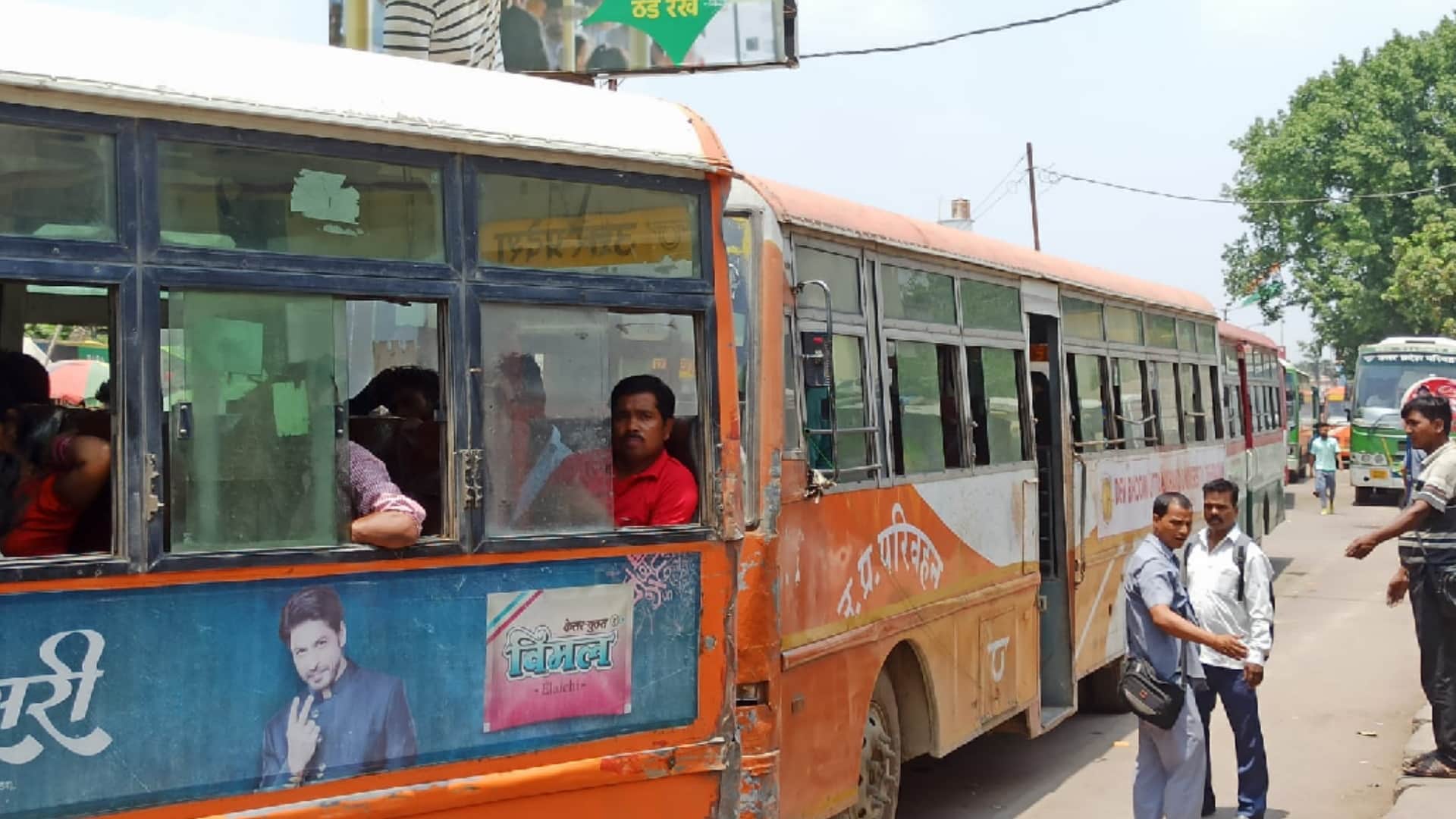 Amar Ujala Investigation on railway bus station gorakhpur
