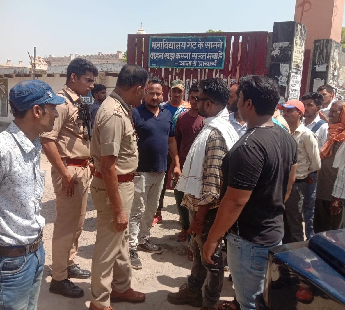 Hathras: Firing created panic outside Bagla College