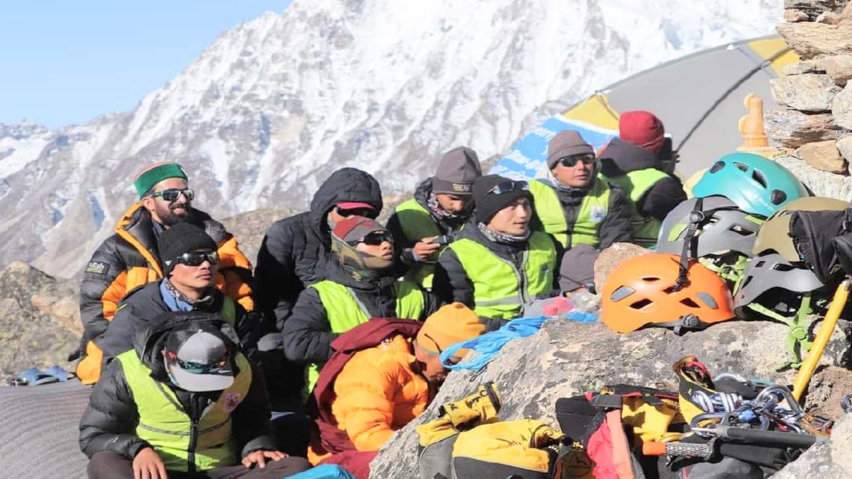 Kinnaur's Amit negi conquered the world's third highest peak Kangchenjunga