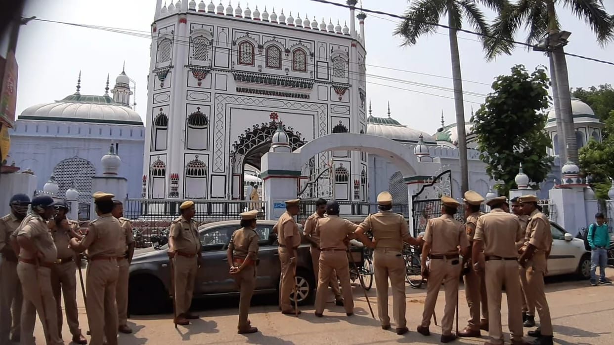 Controversy broke out over Jama Masjid committee, altercation after Friday prayers, report on four