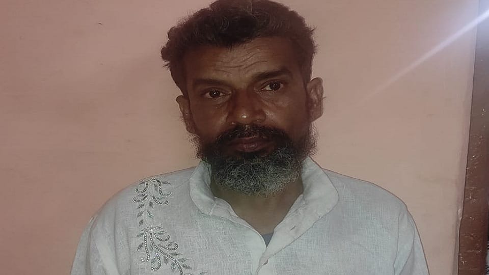 mohammed abdul salam arrested who spread religious frenzy outside gyanvapi in varanasi