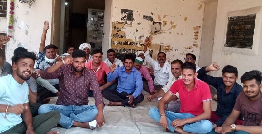 Farmers staged a sit-in for not changing the dilapidated power line