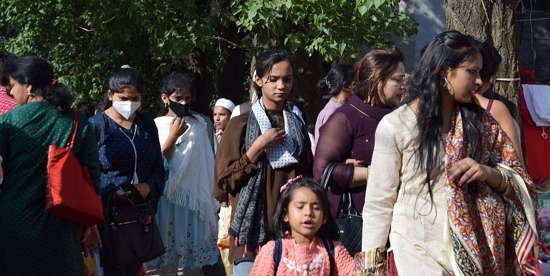 Hotel and parking lot packed in Nainital, outside vehicles stopped in Russian for only three hours