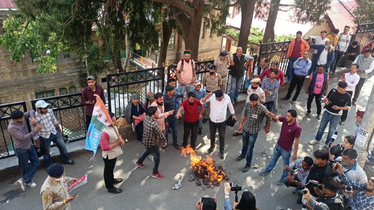 NSUI Workers Burn Himachal Pradesh CM Jairam Thakur Effigy