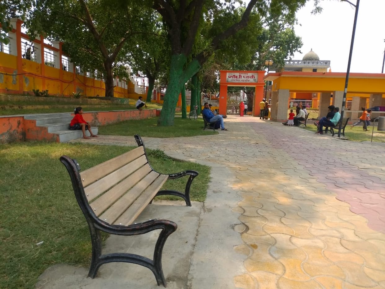 Gandhi Park is in bad shape on the banks of Garra, drug addicts have made a hideout
