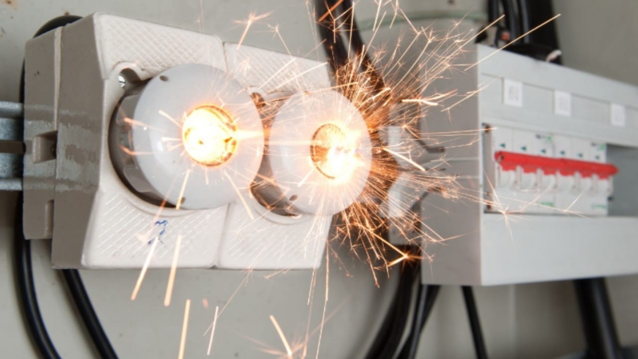 Short Circuit What is Short Circuit safety tips in Hindi Know here