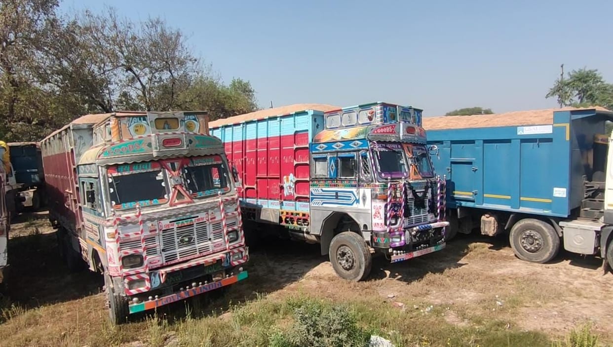 orai,over load truck,24 ka chalan