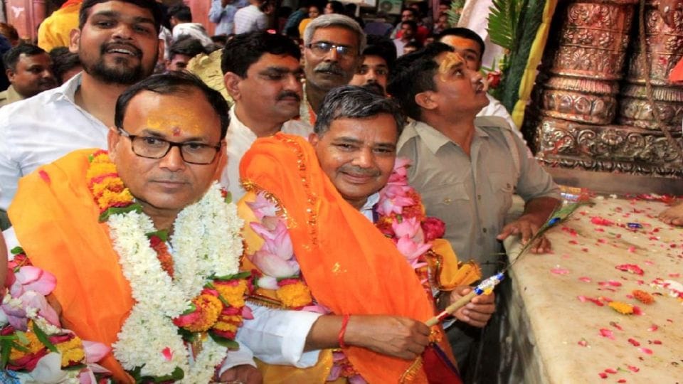Tourism Minister Jaiveer Singh visited Banke Bihari Temple in Vrindavan