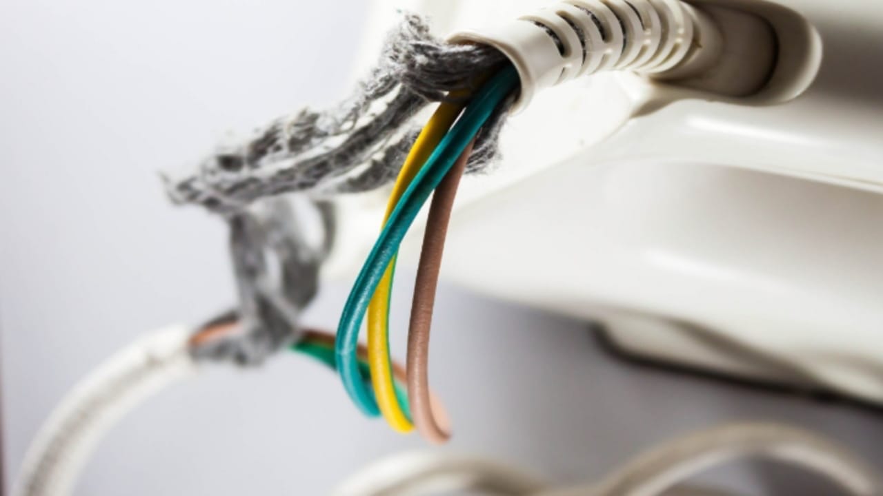 Short Circuit What is Short Circuit safety tips in Hindi Know here