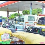 सीएनजी के लिए लगी कतार...